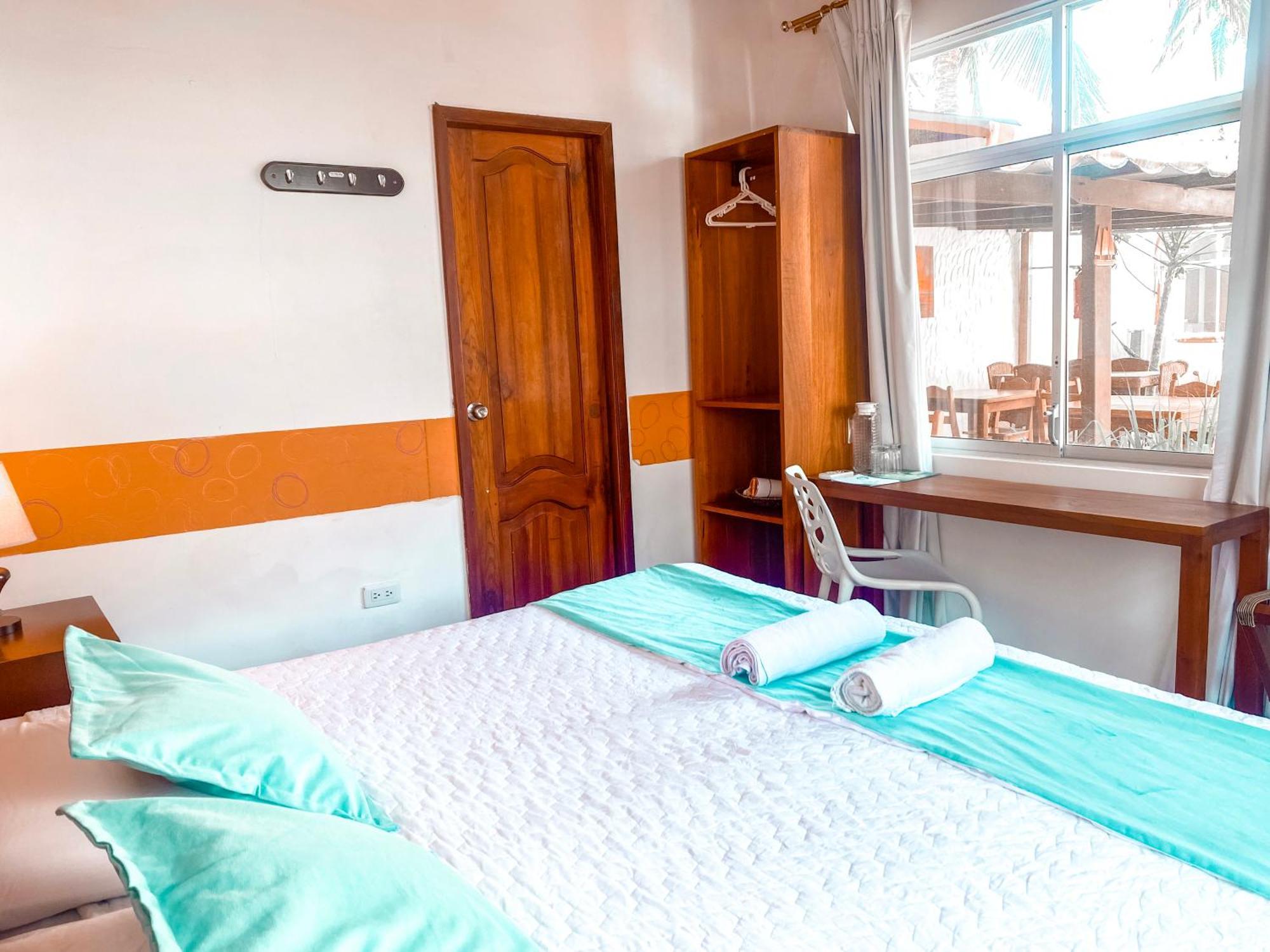 Hotel Coral Blanco With High Speed Internet Starlink And Galapagos Tour Operator Puerto Villamil Bagian luar foto