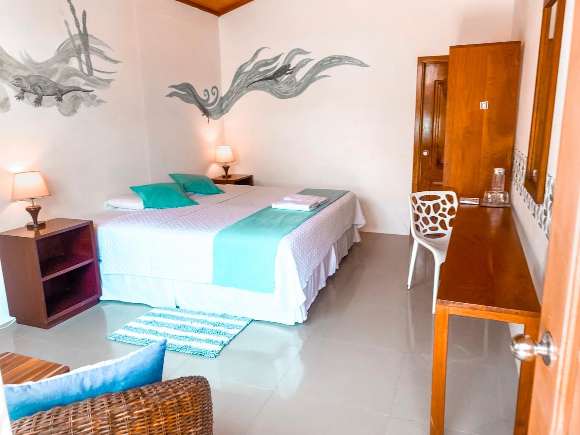 Hotel Coral Blanco With High Speed Internet Starlink And Galapagos Tour Operator Puerto Villamil Bagian luar foto