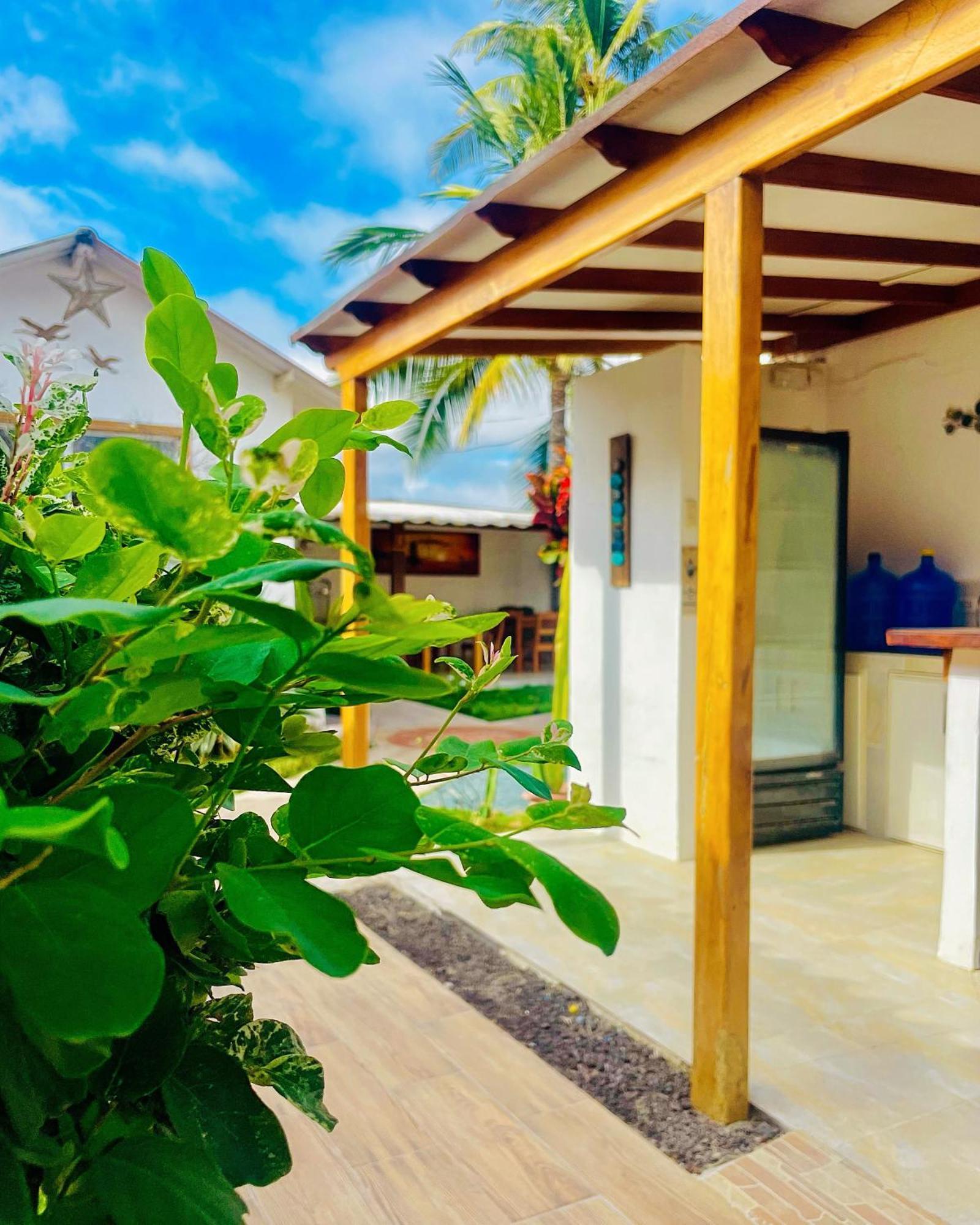 Hotel Coral Blanco With High Speed Internet Starlink And Galapagos Tour Operator Puerto Villamil Bagian luar foto